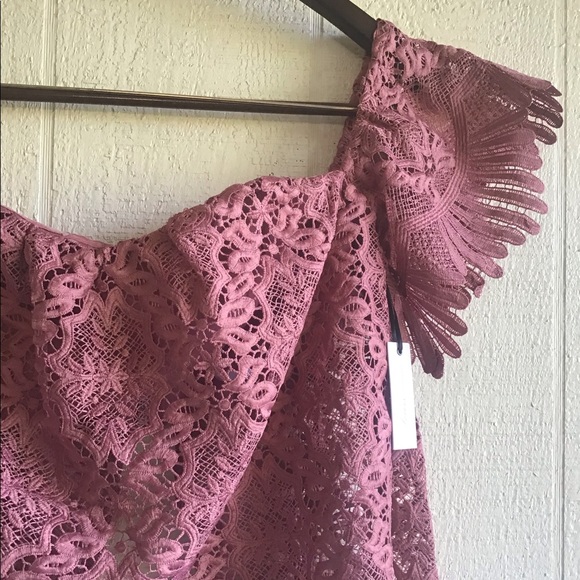 Lovers + Friends Life’s a beach lace off shoulder - Picture 8 of 16